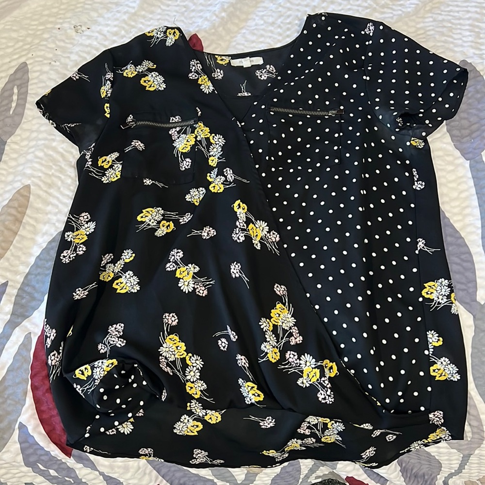 Medium Floral and Spotted Dress Shirt